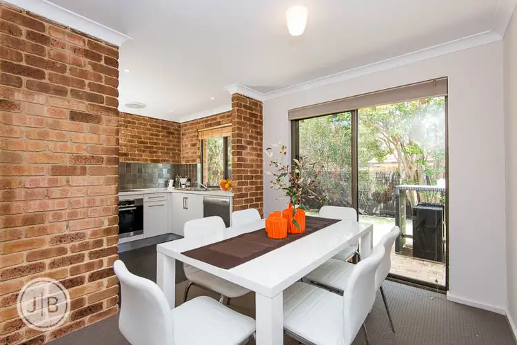 2/96 Edgecumbe Street, Como WA 6152