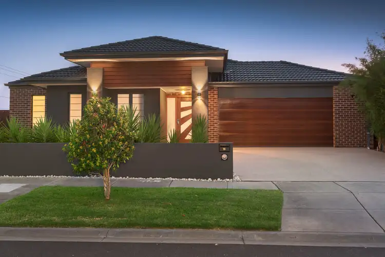 15 Honeybark Cres, Lyndhurst VIC 3975