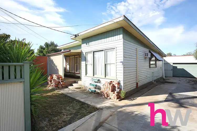 1 Waiora Avenue, Hamlyn Heights VIC 3215