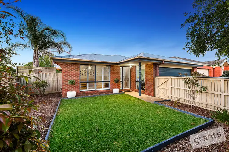 2 Dahlen Place, Berwick VIC 3806