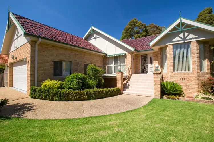 40 Thomas Mitchell Crescent, Sunshine Bay NSW 2536