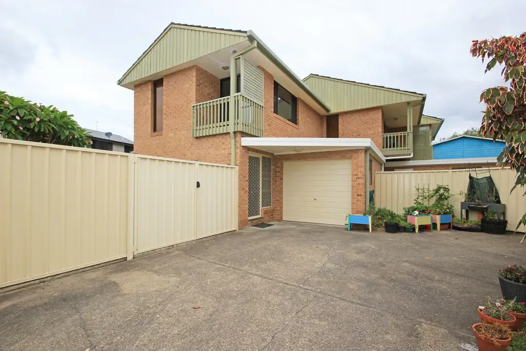 Main view of Homely villa listing, 3/2 Hope Close, Dunbogan NSW 2443