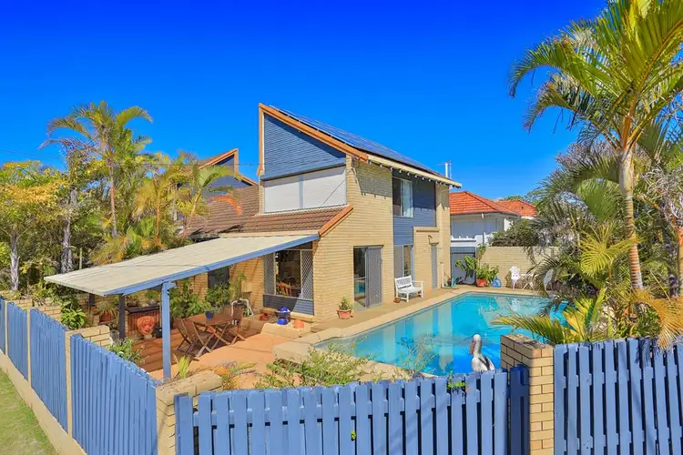 9 Whytecliffe Parade, Woody Point QLD 4019