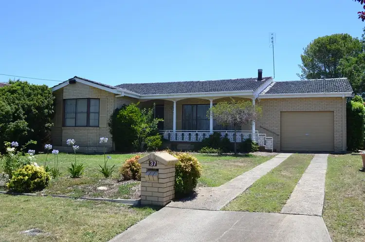 37 Lauder Street, Inverell NSW 2360