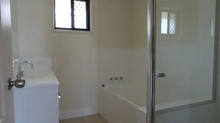 Sixth view of Homely house listing, 2 Mallet Close, Gracemere QLD 4702