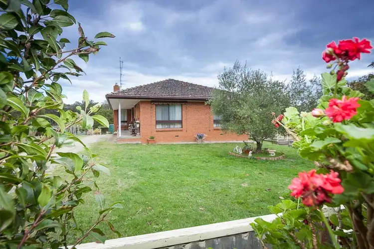 887 Blackforest Drive, Woodend VIC 3442