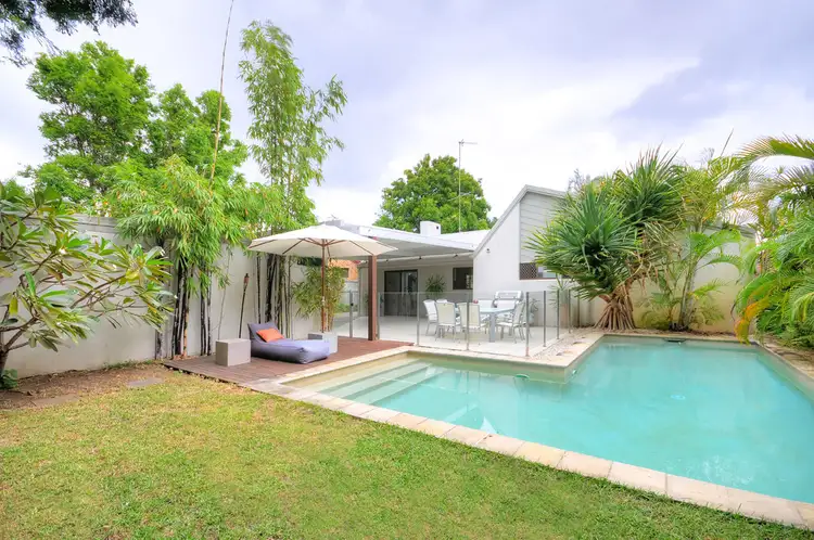 11 Dame Patti Avenue, Mermaid Waters QLD 4218