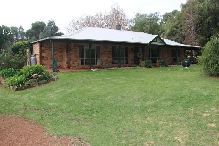 125 Paterson Rd, Waroona WA 6215