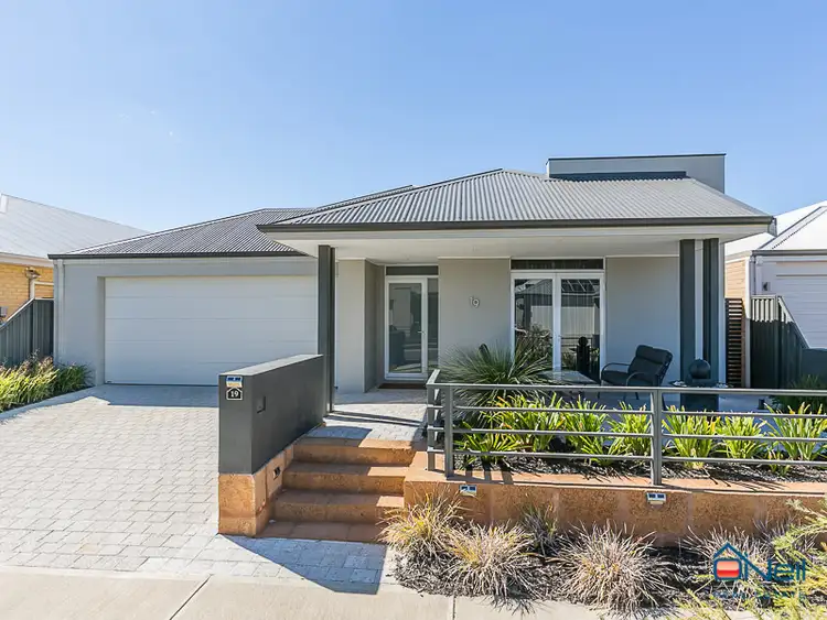 19 Barrington Avenue, Champion Lakes WA 6111