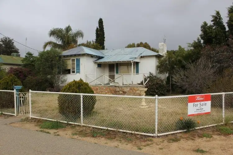 33 Cunningham Street, Merredin WA 6415