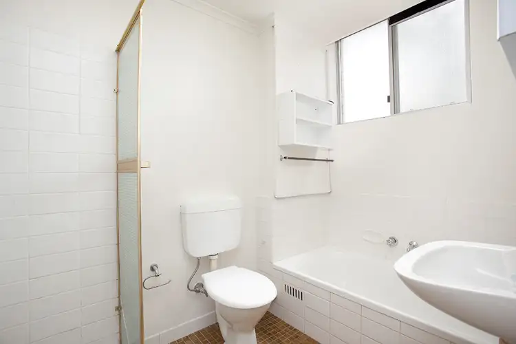 Fourth view of Homely unit listing, 4/52 The Crescent, Dee Why NSW 2099