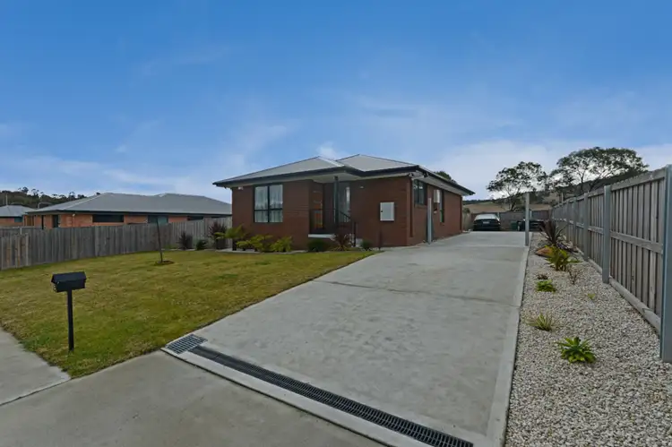 8 Barrob Street, Old Beach TAS 7017