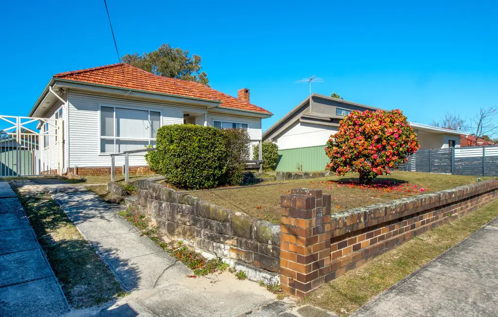 Main view of Homely house listing, 81 Macquarie Street, Chifley NSW 2036