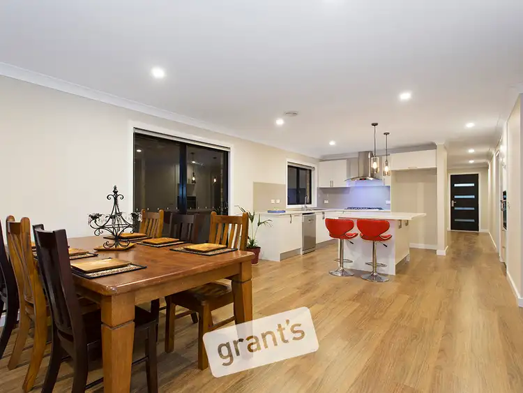Seventh view of Homely house listing, 9 Stephanie Close, Berwick VIC 3806