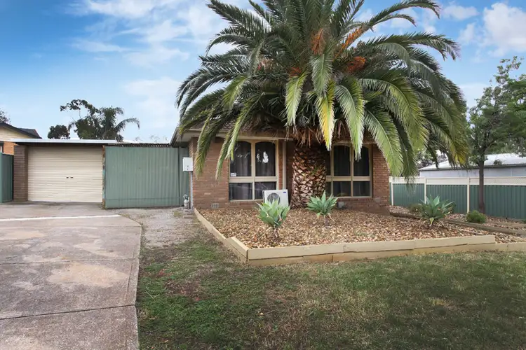 8 Regency Place, Melton West VIC 3337