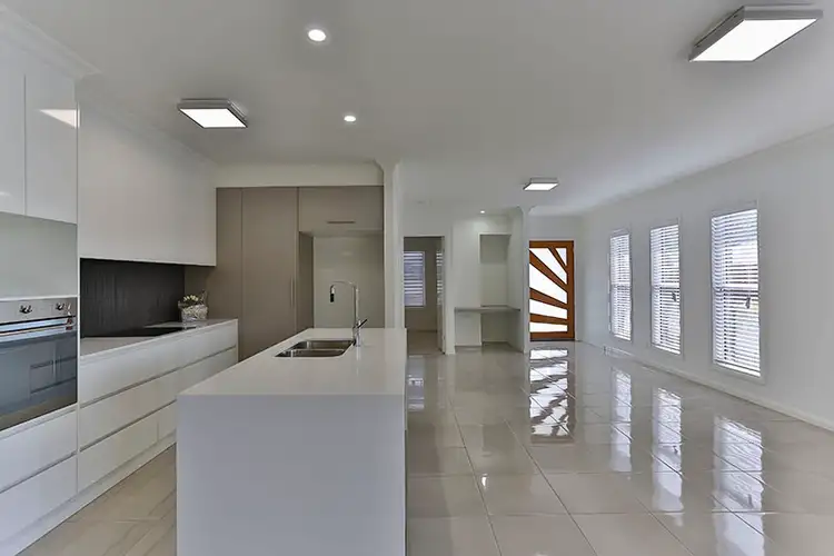 Fifth view of Homely unit listing, Villa 2/5 Bright Street, South Toowoomba QLD 4350