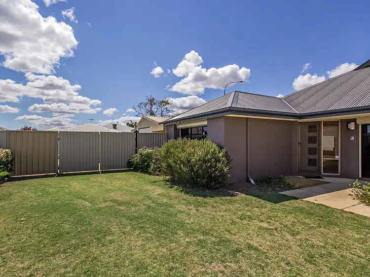 1 McKenzie Corner, Bertram WA 6167