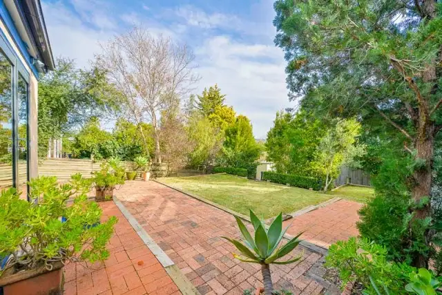 18 Flinders Ave, Camden South NSW 2570