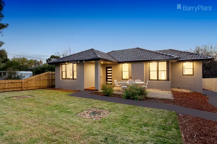 1/8 Mackenzie Court, Croydon South VIC 3136