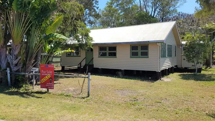 220 Cypress Street, Urangan QLD 4655