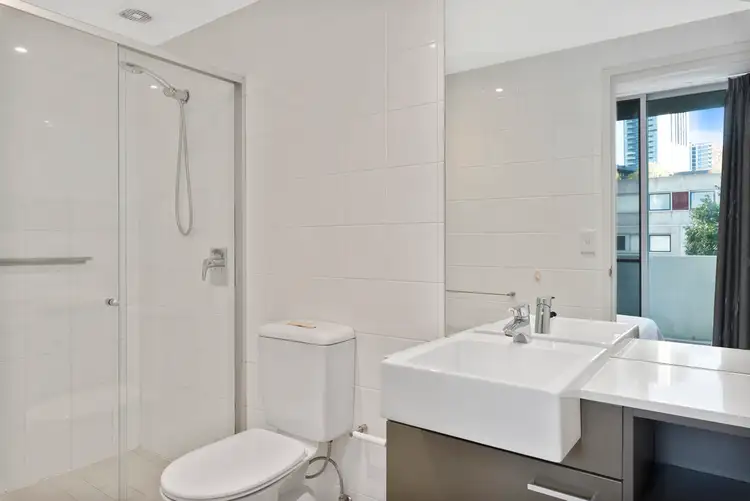 Sixth view of Homely apartment listing, 8/4 Hutchinson Walk, Zetland NSW 2017