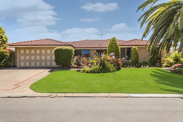 6 Bolivar Court, Safety Bay WA 6169