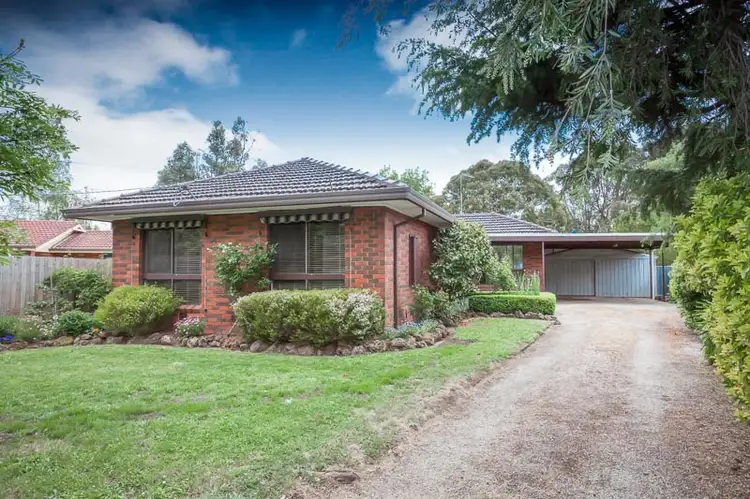 5 Robert Court, Gisborne VIC 3437