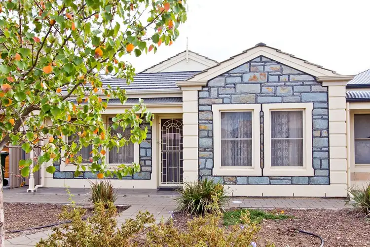 8 Lucknow Close, Kidman Park SA 5025