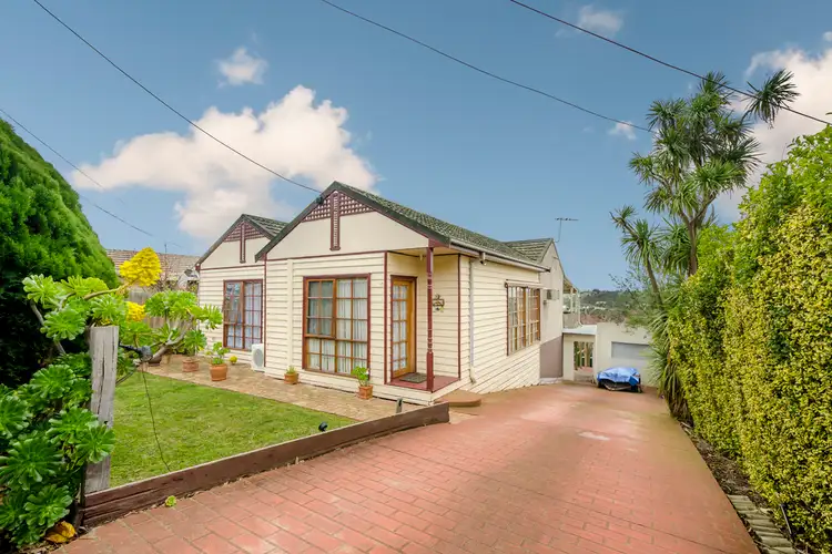12 Grandview Avenue, Maribyrnong VIC 3032
