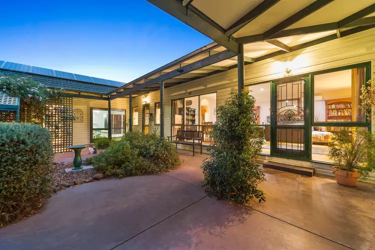 119 Outlook Lane, Gisborne VIC 3437