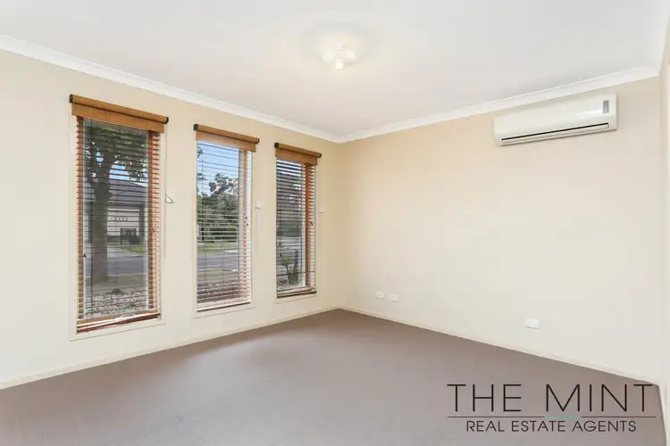 Fifth view of Homely house listing, 15 Songbird Crescent, South Morang VIC 3752