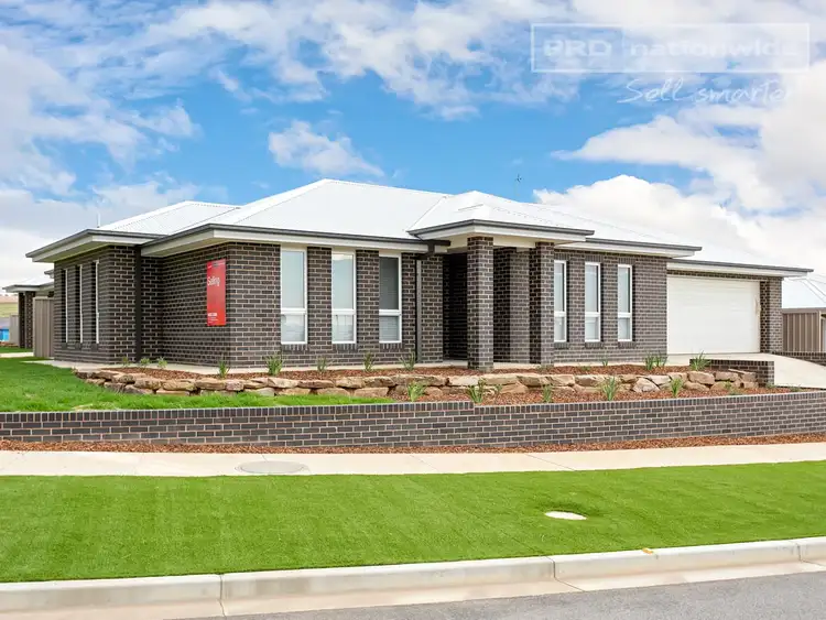2/61 Lingiari Drive, Lloyd NSW 2650
