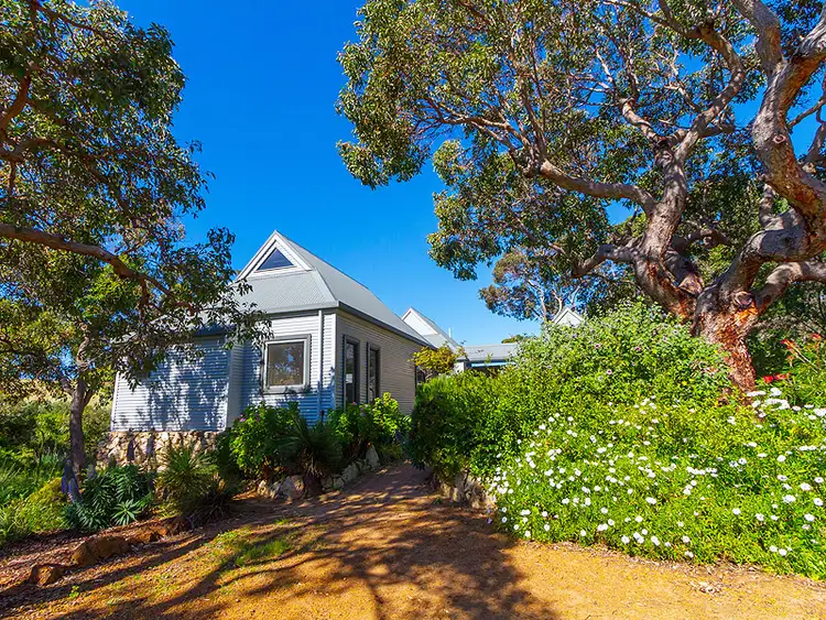 36 Eagle Bay Road, Eagle Bay WA 6281