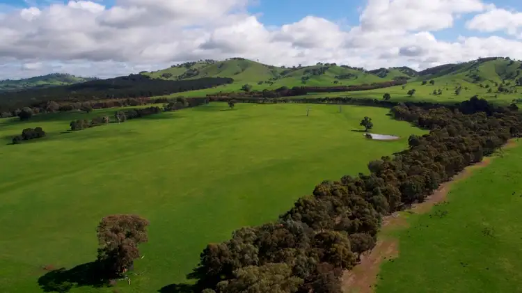 935 Highlands Road, Whiteheads Creek VIC 3660