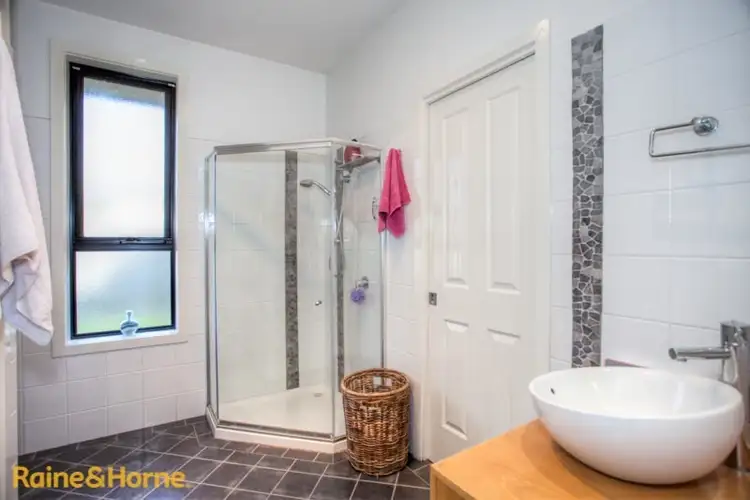 Seventh view of Homely house listing, 2/20 Turnberry Drive, Sunbury VIC 3429