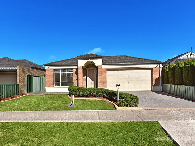 17 Studley Park Way, Craigieburn VIC 3064
