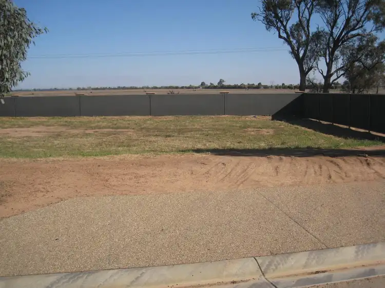 15 Robinson Way, Yarrawonga VIC 3730