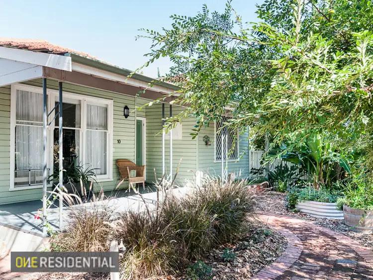 10 Instone Street, Hilton WA 6163