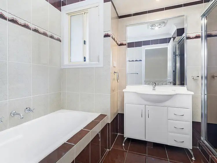 Seventh view of Homely house listing, 2 Chadley Place, West Hoxton NSW 2171