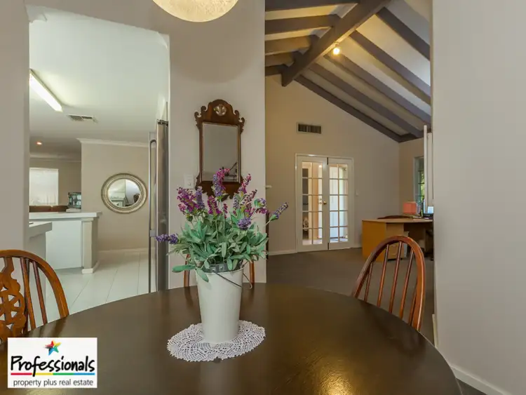 Fifth view of Homely house listing, 10 Victoria Court, Thornlie WA 6108