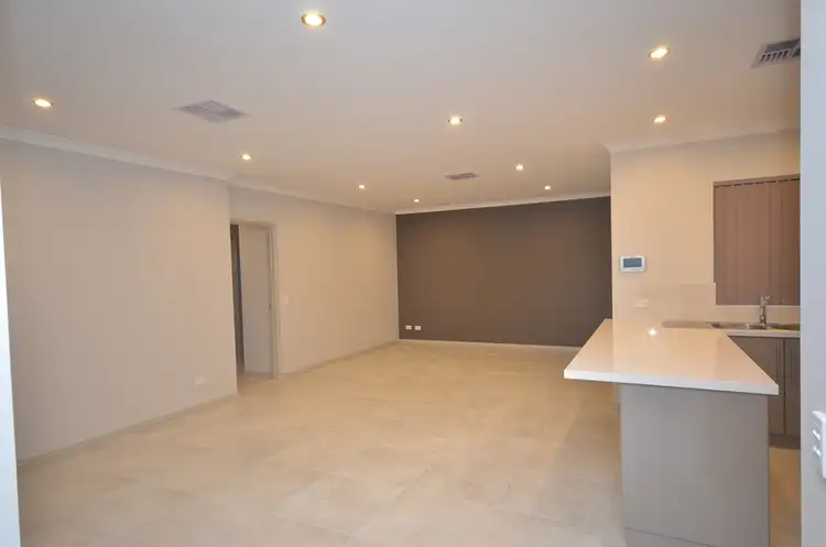 Fifth view of Homely villa listing, 2/9 Wyndham Street, St James WA 6102