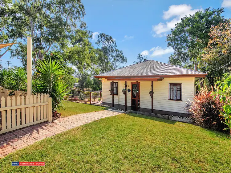 10 Queen Street, Blackstone QLD 4304