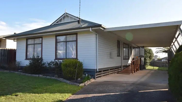 42 Alexander Avenue, Moe VIC 3825