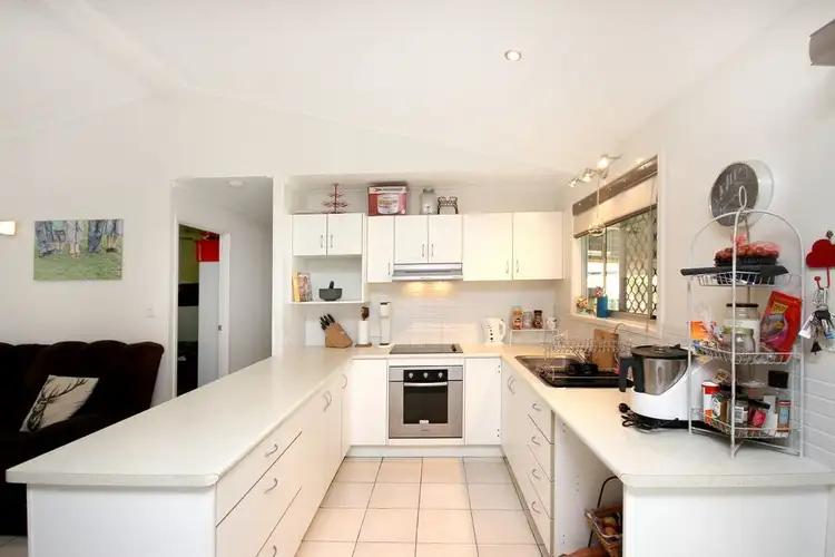 Fifth view of Homely house listing, 2 Sunland Court, Beerwah QLD 4519