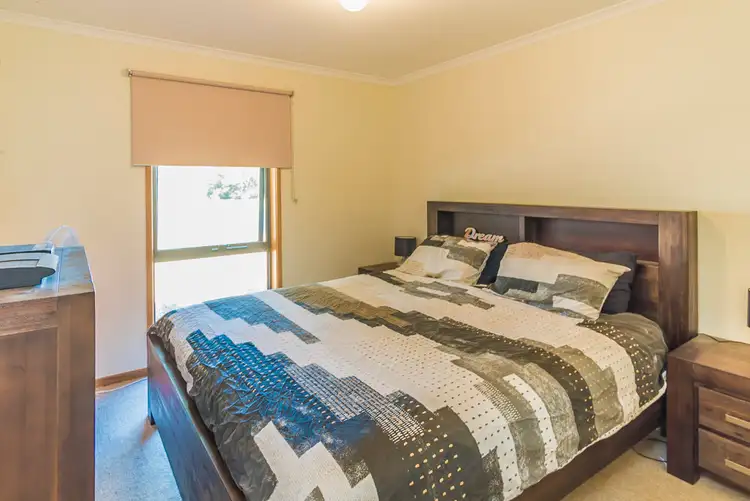Fifth view of Homely house listing, 5 Canning Close, Mildura VIC 3500