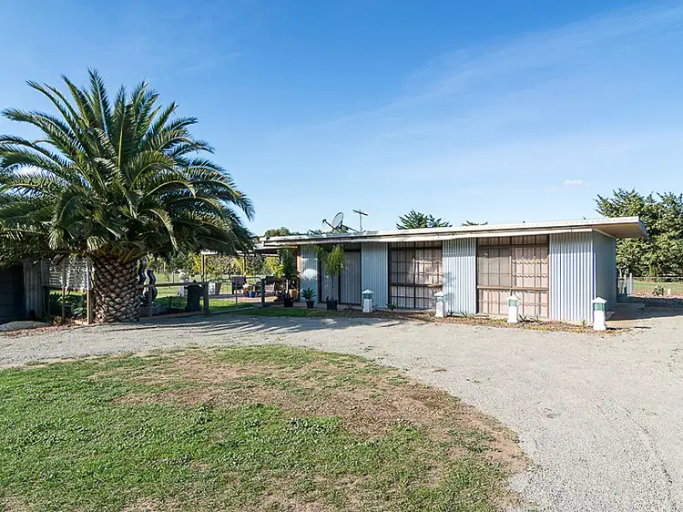 4 Collett Road, Strathalbyn SA 5255