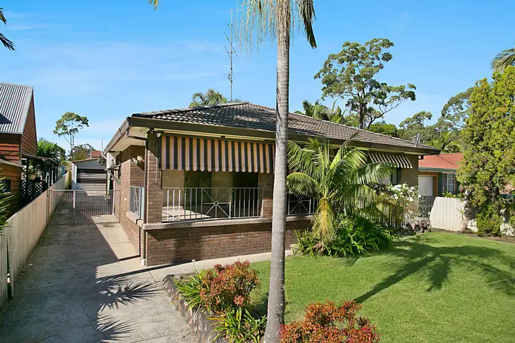54 Ivy Avenue, Chain Valley Bay NSW 2259