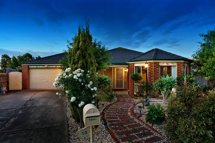 13 Lady Penrhyn Court, Cranbourne West VIC 3977