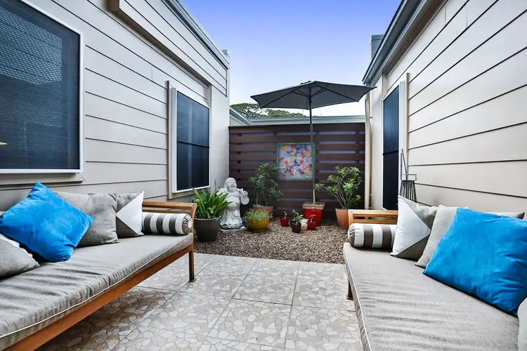 4 Holyoak Avenue, Oonoonba QLD 4811