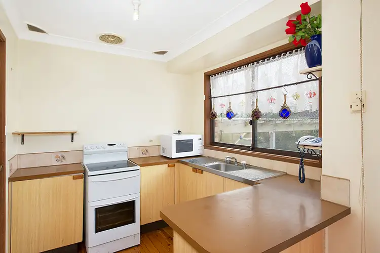 Third view of Homely villa listing, 4/4 Bundy Close, Macquarie Fields NSW 2564